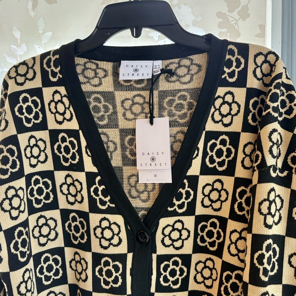 NWT Daisy Street Beige & Black Cropped Cardigan Sweater Size US L / UK 12